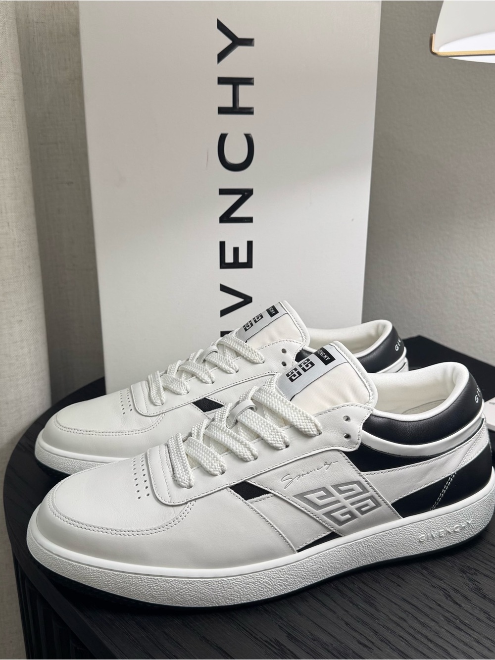 Givenchy G Move Low-Top Leather Sneakers White/Black